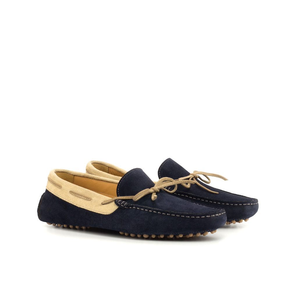 driver in camelkleur suede met navy gecombineerd