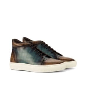 High top sneakers met een hand geverfd patina in cognac en groen