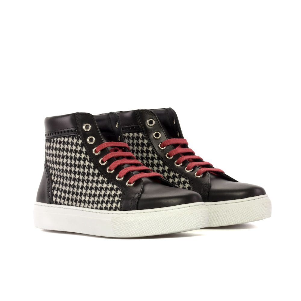 hoog model sneaker in zwart leer gecombineerd met houndstooth