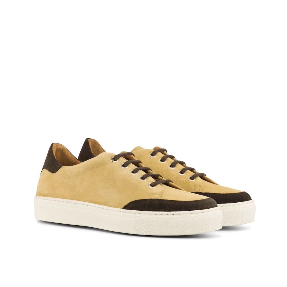 dames sneaker laag in zandkleuring suede met donkerbruin suede accenten